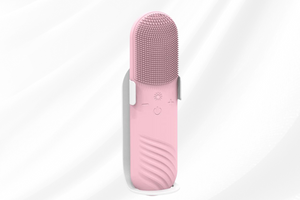 One Glide® SkinRevive™ Facial Cleansing Brush Massager